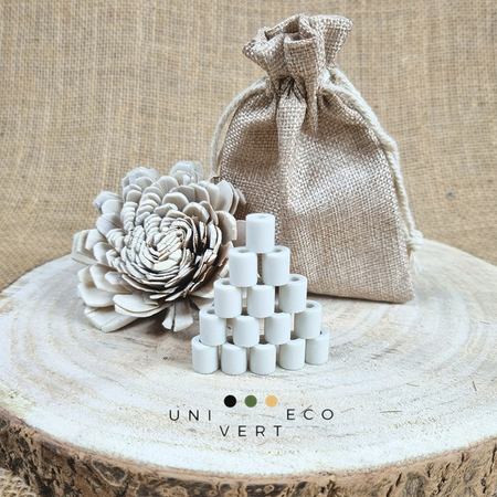 Si vous souhaitez purifier votre eau, la dynamiser, lutter contre le tartre et le calcaire, conserver vos fruits, vos légumes et vos bouquets de fleurs plus longtemps, alors les perles céramiques sont la solution !  Toujours dans notre dynamique de préserver l'environnement, les perles céramiques permettent de réduire nos déchets : plus de bouteilles plastiques.  C'est une alternative naturelle et durable qui sera respectueuse de notre santé et de notre planète !