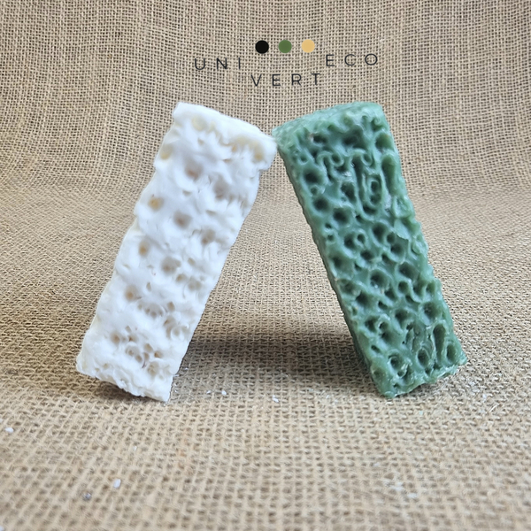 Nous avons choisi de vous présenter les pains de savons exfoliants et raffermissants de Label Provence Nature au lait d'ânesse BIO, poudre de riz et son de blé.
 
Particulièrement riche en lait d'ânesse, ce savon est de grande qualité et apportera un soin complet à votre peau en l'adoucissant et en l'hydratant. Un gommage naturel pour une peau ravivée et tonifiée.
 
Le lait d'ânesse possède des vertus nourrissantes, revitalisantes, régénérantes et fortifiantes. Il apporte à votre peau douceur et bien-être.