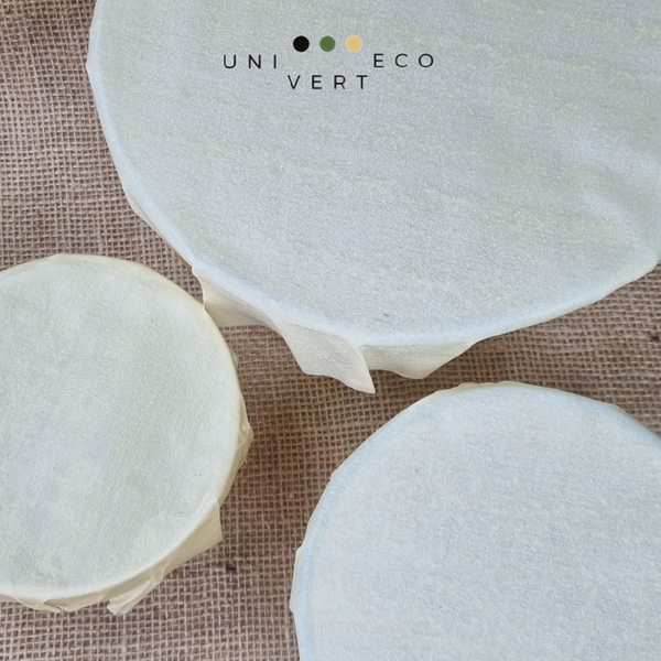 Ces emballages naturels et écologiques s'adaptent sur tous les récipients. Mettez l'api film en forme avec vos mains (malléable à température ambiante), il reste en place (une fois refroidis) pour emballer votre sandwich, fromage, reste de pain, fruits… et vos plats.  Il laisse respirer naturellement vos aliments qui se conservent plus longtemps. Le tissu ciré résiste à l'eau et à l'air et allonge la fraîcheur des aliments.