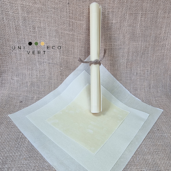 Ces emballages naturels et écologiques s'adaptent sur tous les récipients. Mettez l'api film en forme avec vos mains (malléable à température ambiante), il reste en place (une fois refroidis) pour emballer votre sandwich, fromage, reste de pain, fruits… et vos plats.  Il laisse respirer naturellement vos aliments qui se conservent plus longtemps. Le tissu ciré résiste à l'eau et à l'air et allonge la fraîcheur des aliments.
