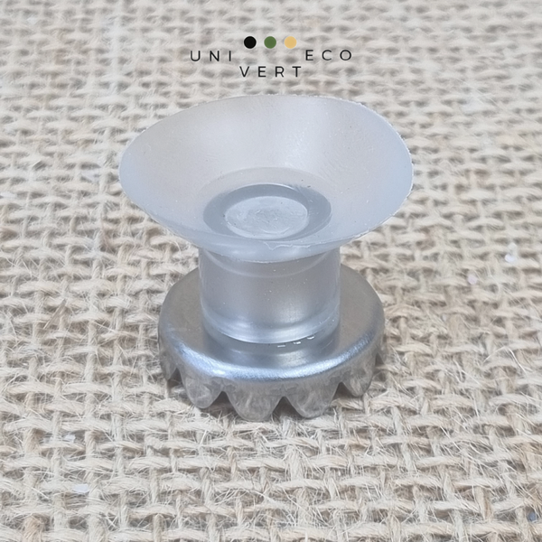 UNIVERTECO a sélectionné tout spécialement pour vous ce porte savon aimanté  "made in France" de chez CHAMARREL. Le porte-savon aimanté garantit un séchage rapide et intégral de votre savon ou shampoing solide, qui dure plus longtemps. Minimaliste, pratique et puissant Fabriqué en France  Pour une utilisation économique et durable de votre cosmétique solide Mobile et esthétique Sans perçage ni collage Entretien facile