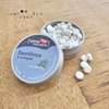 UNIVERTECO a choisi de vous proposer ce dentifrice à croquer composé de 120 pastilles à la menthe saines, naturelles et vegan : parce qu'il existe des solutions vertes et des alternatives écologiques pour notre salle de bain, nous souhaitons vous faire découvrir cette jolie marque française "J'aime mes dents" .  Son objectif est simple, dire adieu au traditionnel tube de dentifrice en plastique pour passer à des solutions plus naturelles et zéro-déchet.  Dentition en bonne santé.