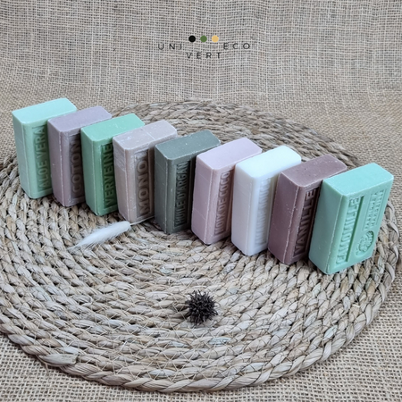  les savons de Marseille Label Provence à l'huile d'olive BIO, fabriqués à Marseille, ils seront une excellente alternative aux gels douche traditionnels.. Naturels, durables, biodégradables, zéro-déchets, doux pour la peau et l'environnement, à l'huile d'olive biologique. et made in France.